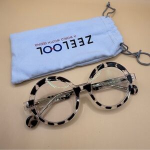 ZEELOL Black and Cream Round Glasses, No Prescription